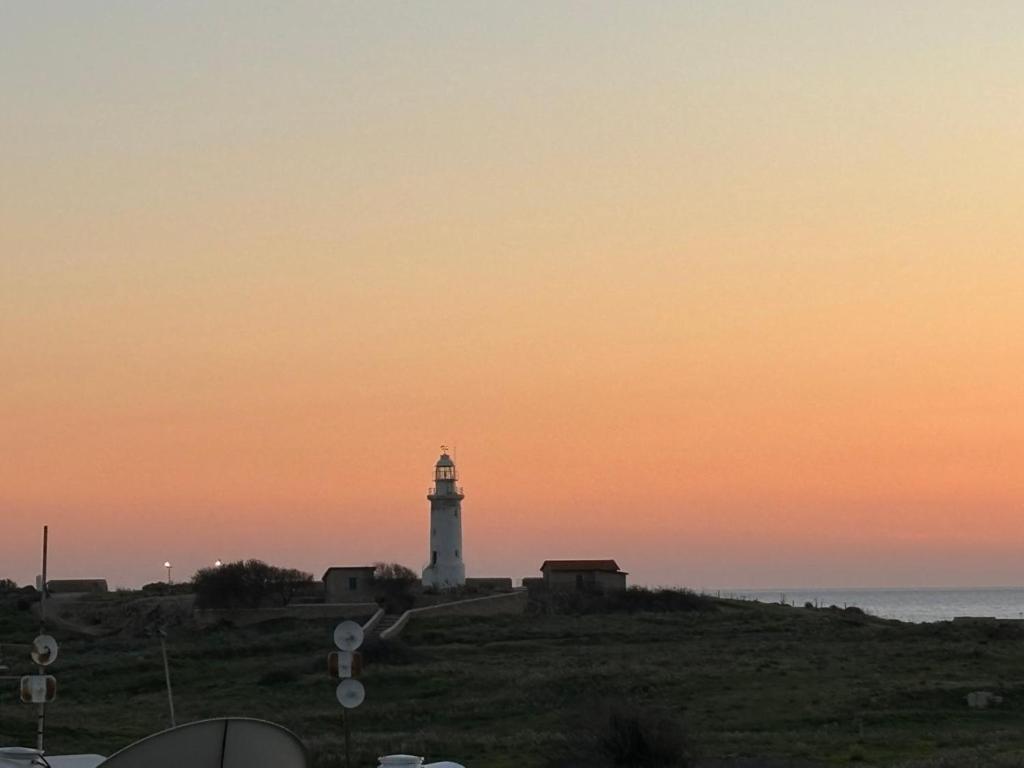 Апартаменты Venus Lighthouse 2B, Sea-View, Paphos Center Экстерьер фото