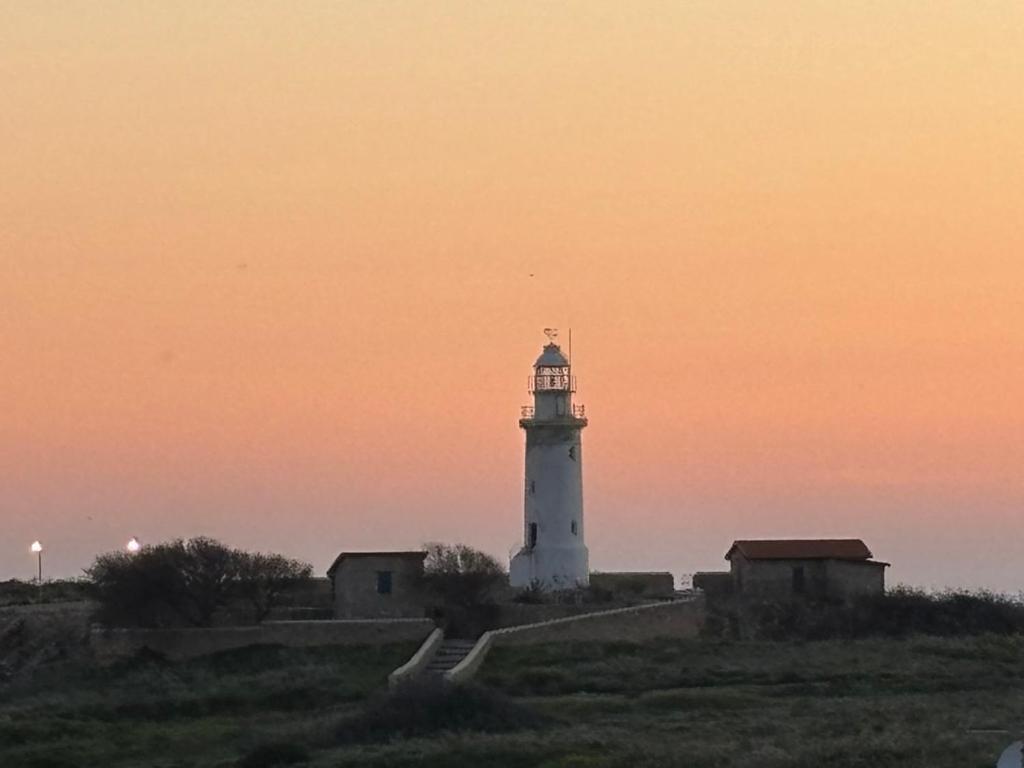 Апартаменты Venus Lighthouse 2B, Sea-View, Paphos Center Экстерьер фото