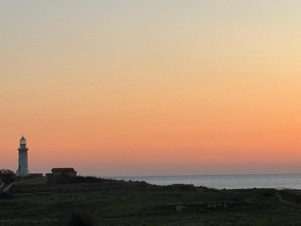 Апартаменты Venus Lighthouse 2B, Sea-View, Paphos Center Экстерьер фото
